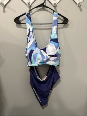 Womens nwt 2xl cupshe bathing suit